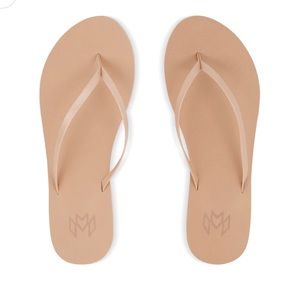 NWOT Malvados Flip Flops
